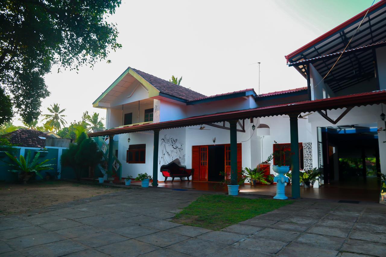 Anila Beach Inn Tangalle Ngoại thất bức ảnh