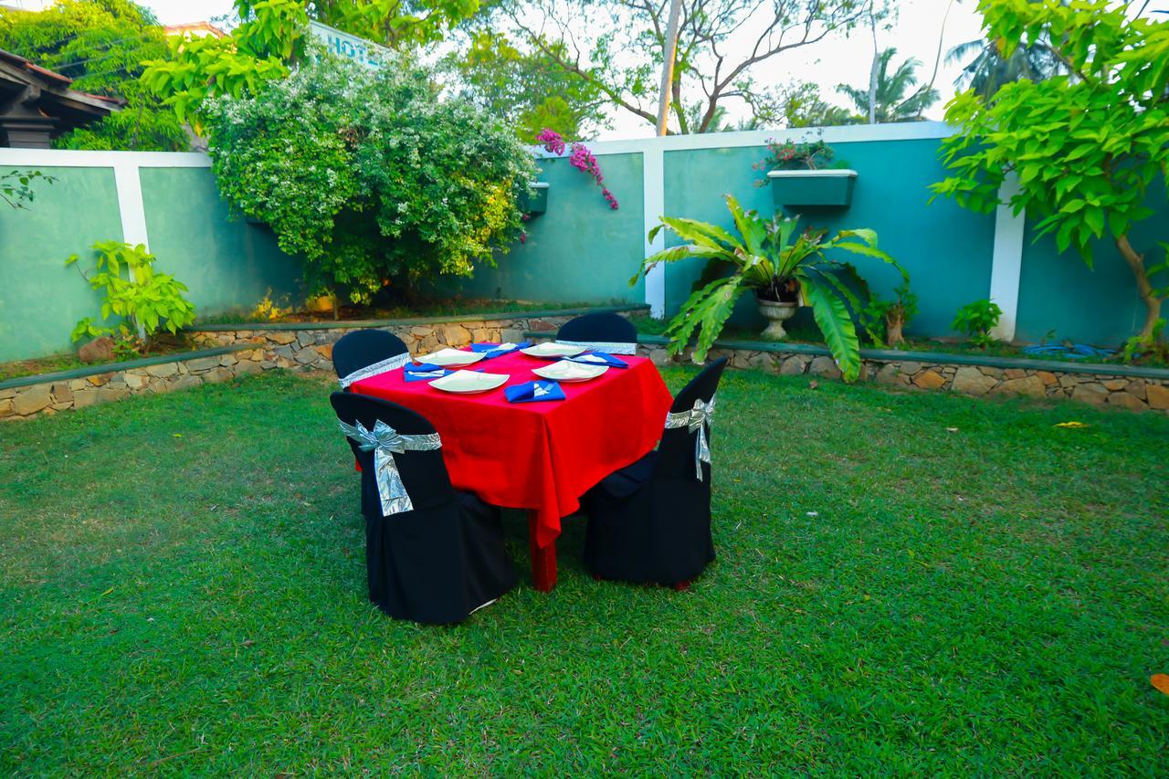 Anila Beach Inn Tangalle Ngoại thất bức ảnh