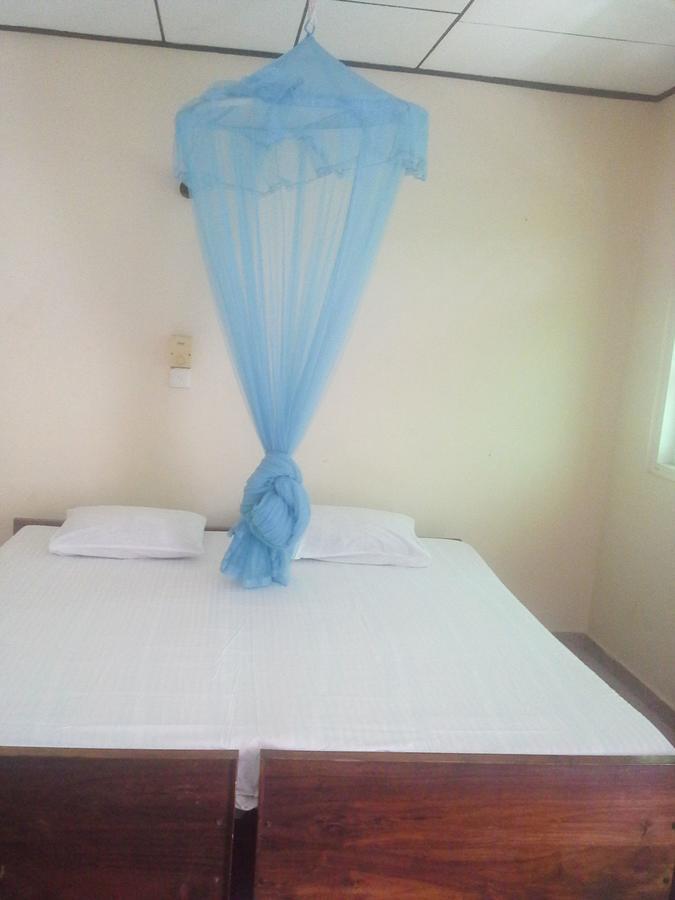 Anila Beach Inn Tangalle Ngoại thất bức ảnh